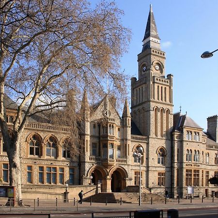 Spacious 2 Bedroom Apartment In Ealing Broadway Ngoại thất bức ảnh